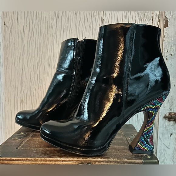🍒🌸🍒Betsey Johnson Black Patent Averie Rhinestone Heels Ankle Booties🍒🌸🍒 - Picture 5 of 9